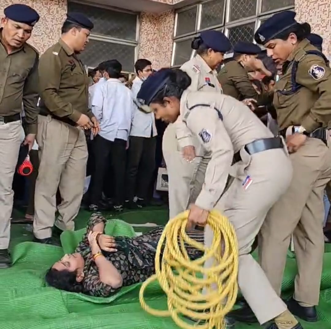 डेंटल कॉलेज में पुलिसिया कार्रवाई की एबीवीपी ने ट्विटर पर निन्दा की