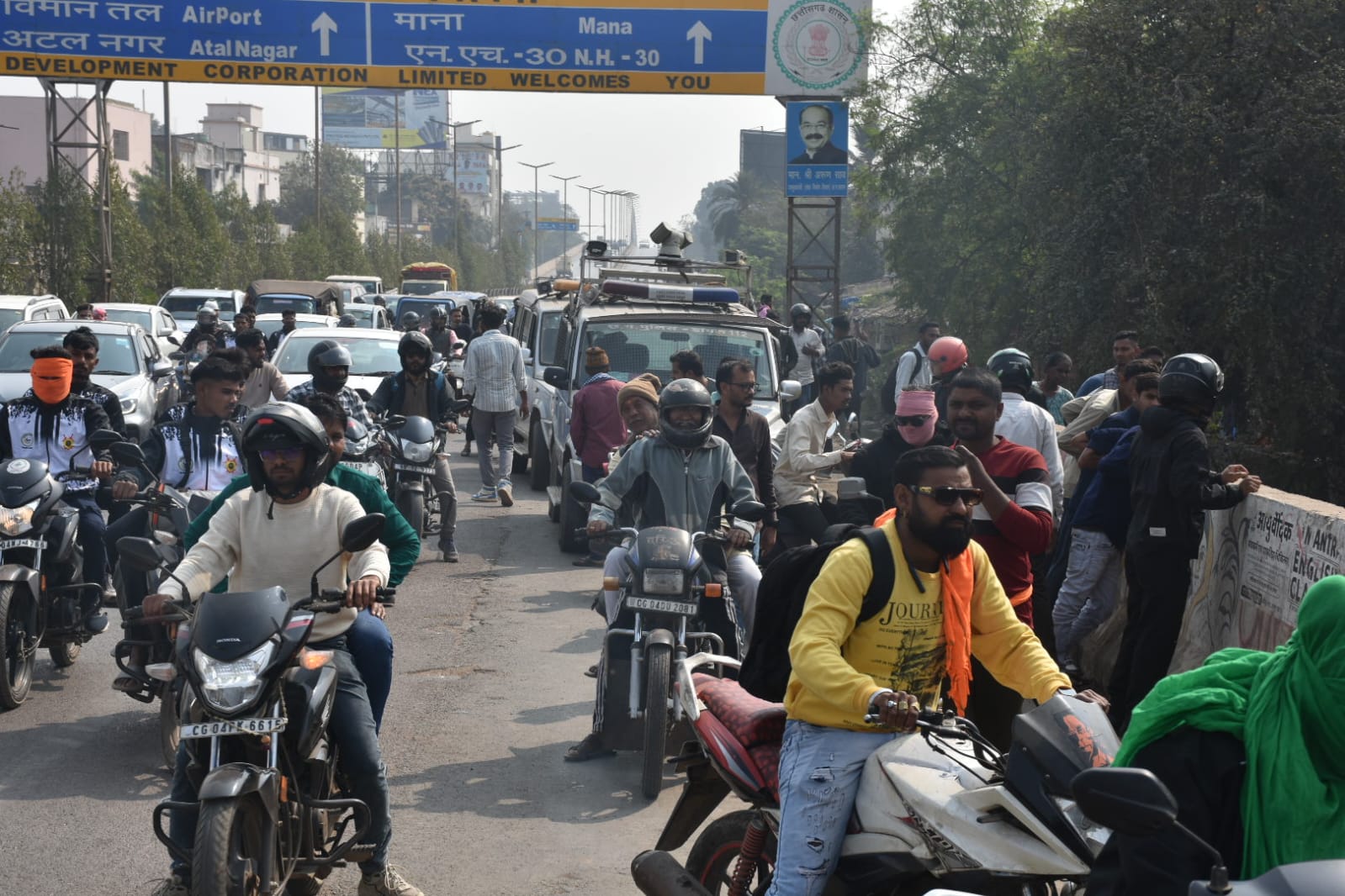 रफ्तार का कहर देखने भीड़ उमड़ी