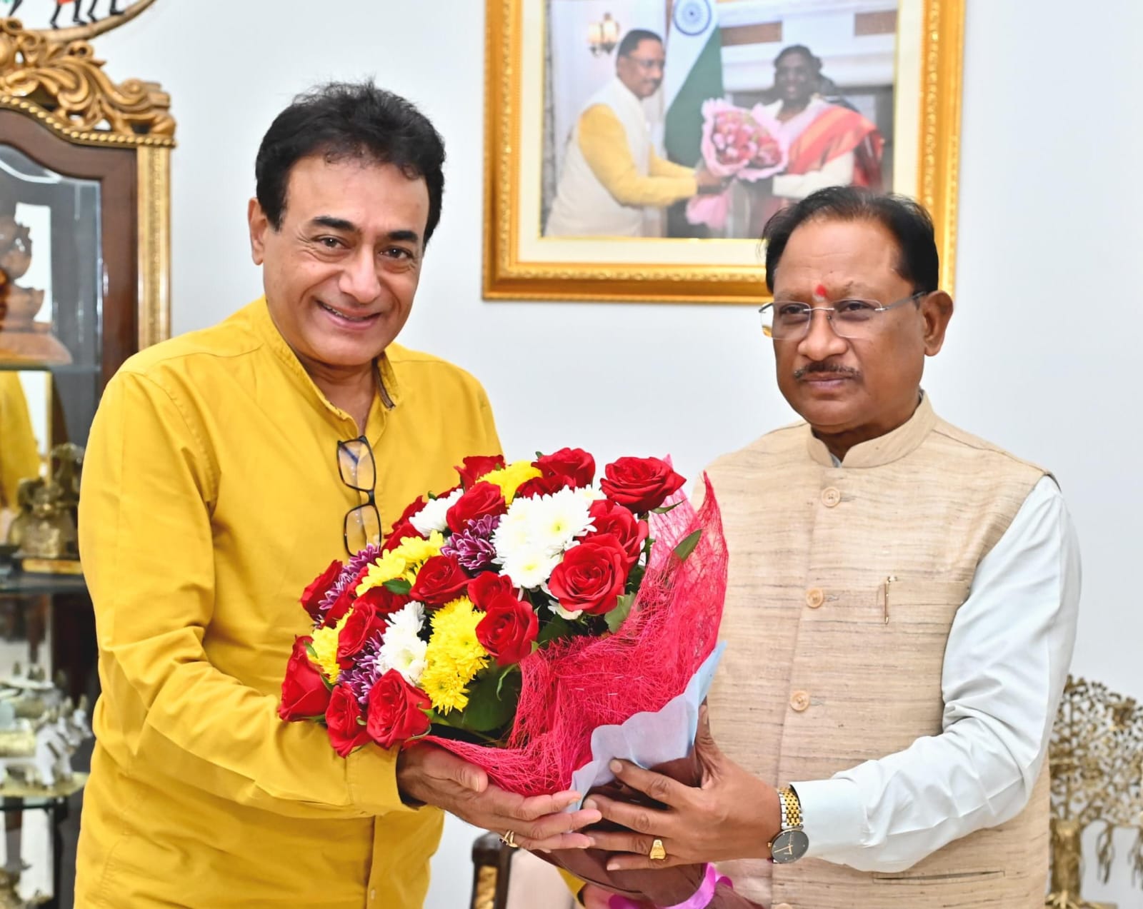 मुख्यमंत्री साय से अभिनेता नीतिश भारद्वाज ने की सौजन्य मुलाकात