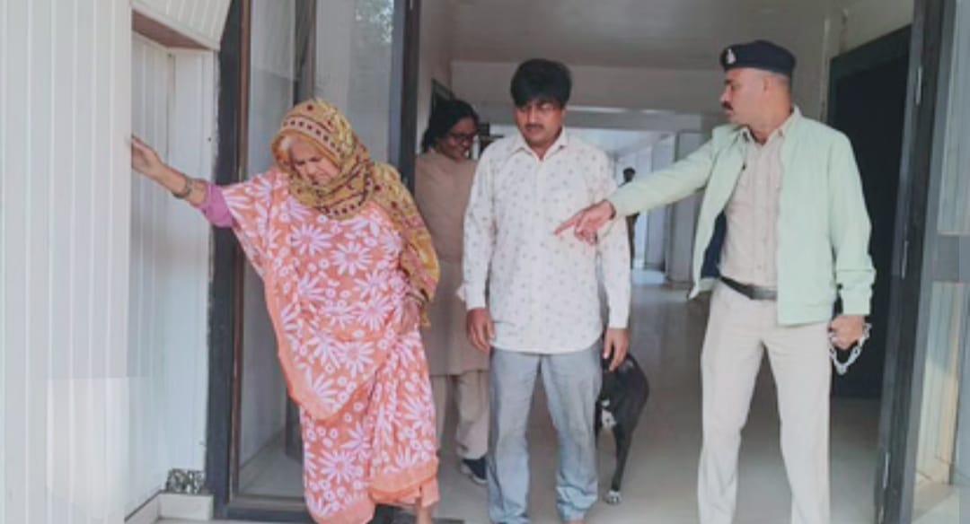 पूजा-पाठ से बीमारी ठीक करने झांसा दे 13 लाख की ठगी, 8 लाख कैश के साथ 2 गिरफ्तार, एक फरार