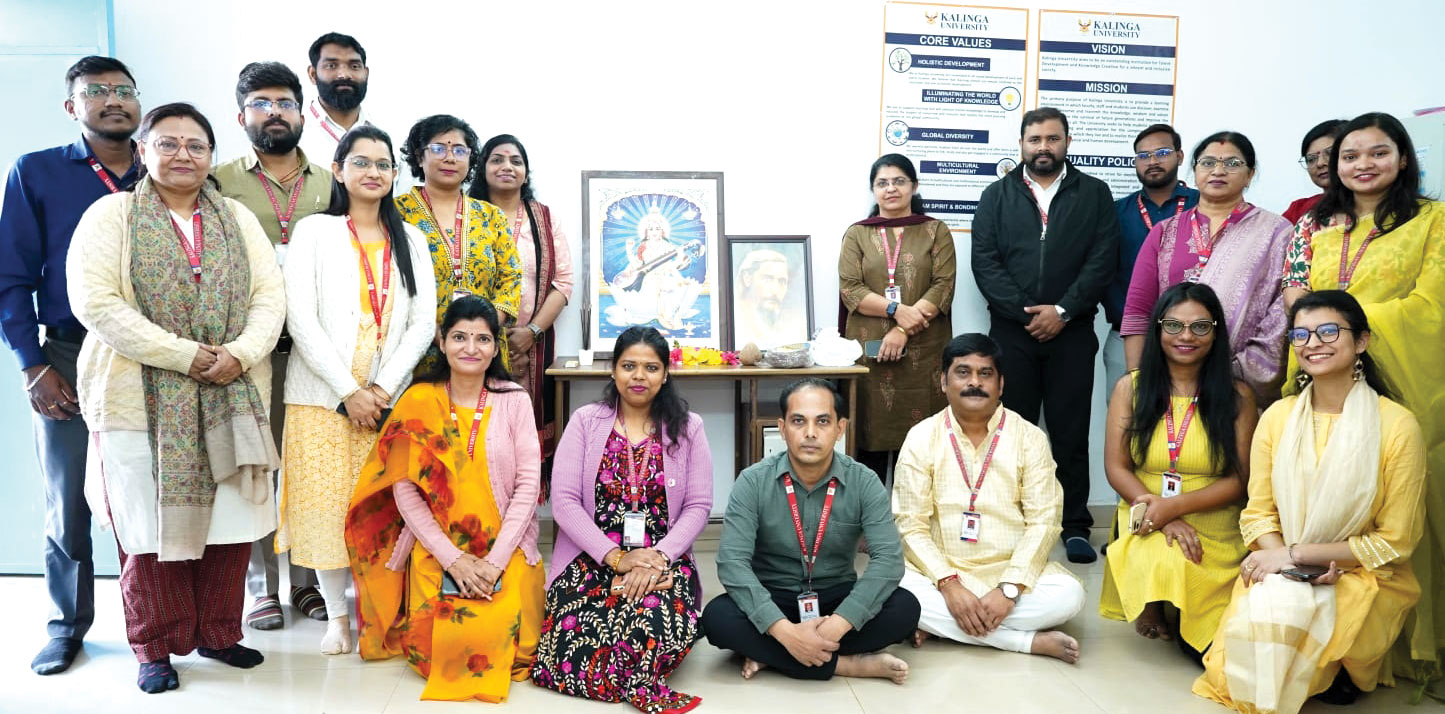 निराला जी का जीवन दुखों से भरा रहा, फिर भी उनकी लेखनी में निराशा हावी नहीं हुई-शकील