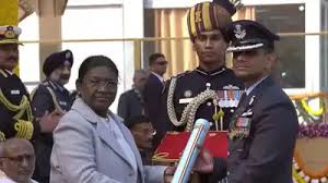 राष्ट्रपति मुर्मू ने शुभांशु शुक्ला को अशोक चक्र प्रदान किया