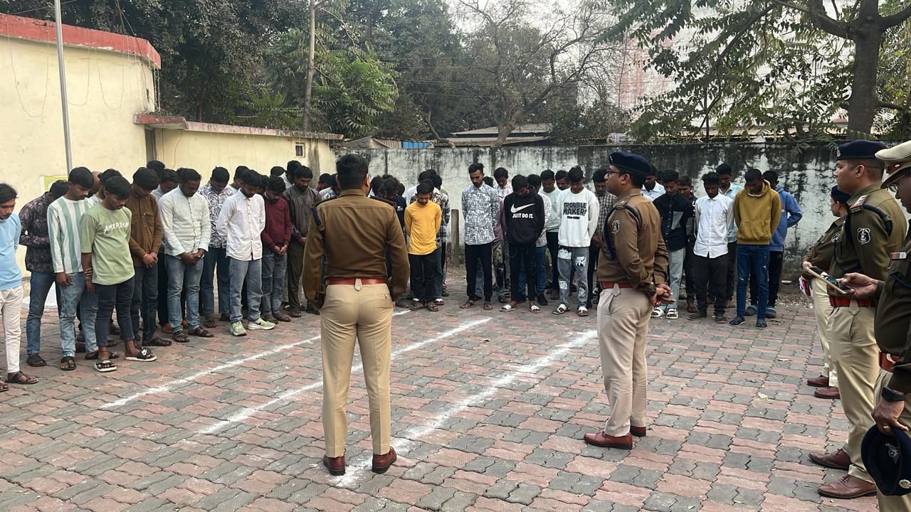 72 चाकूबाजों एवं हिस्ट्रीशीटरों की परेड, दी गई कड़ी समझाईश