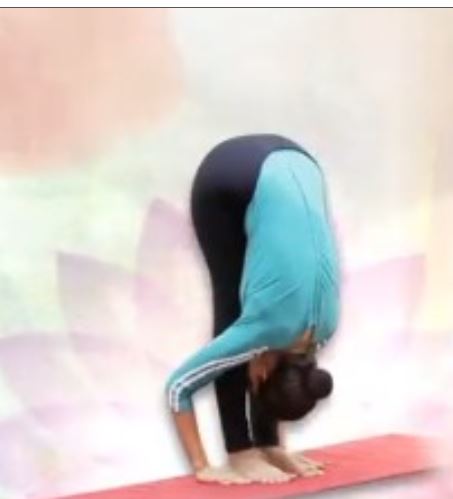 तनाव दूर कर मांसपेशियों को मजबूत बनाता है प्रसारित पादहस्तासन, ये सावधानी भी जरूरी