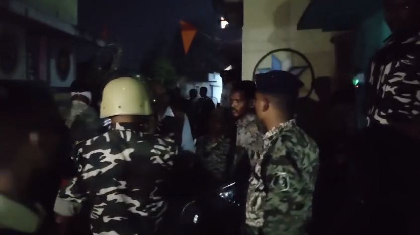 राजिम के गांव में दो समुदायों में हिसंक झड़प, आगजनी 