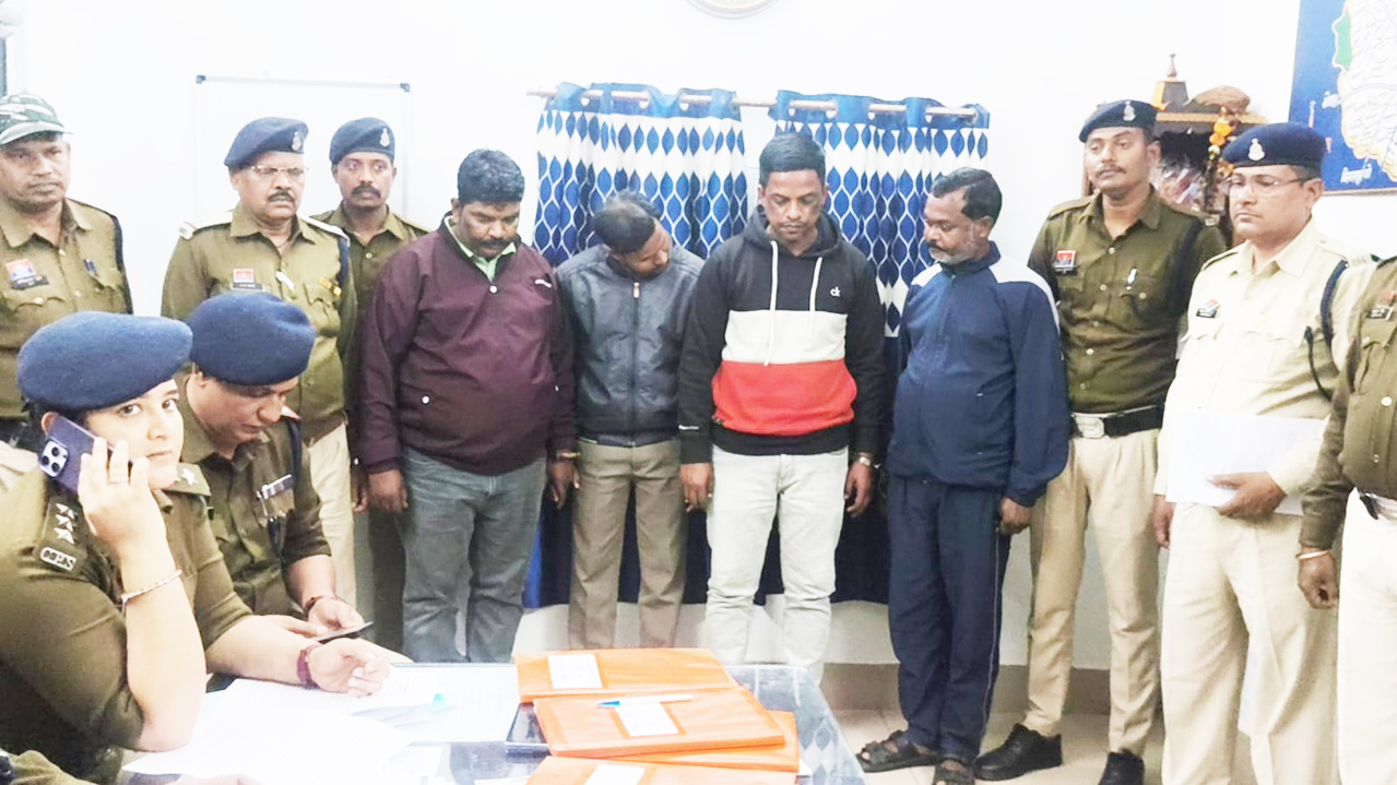 हाईवे पर फिल्मी अंदाज़ में लूट, कुछ घंटों में चार आरोपी गिरफ्तार