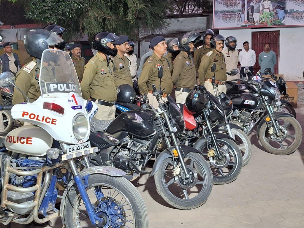 अपराधों व ट्रैफिक जाम पर काबू पाने ड्रोन का इस्तेमाल कर रही पुलिस
