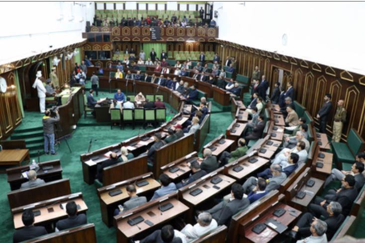 जम्मू-कश्मीर विधानसभा में हंगामा, सत्तापक्ष ने नेता प्रतिपक्ष की टिप्पणी पर आपत्ति जताई