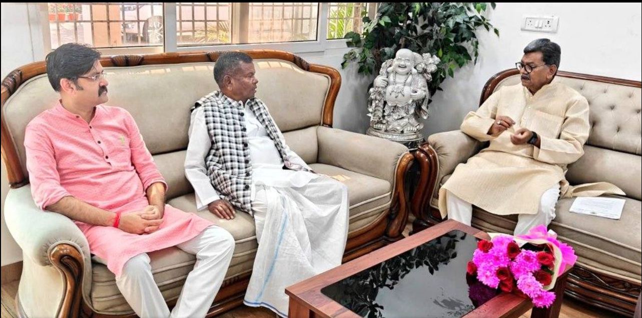 महंत से मिले लखमा 