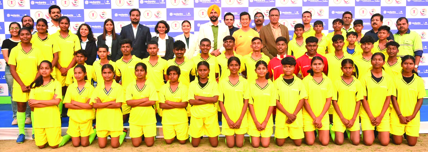 बालको की खेल अकादमी में प्रख्यात फुटबॉलर बाइचुंग भूटिया ने 100+ खिलाडिय़ों को सिखाया अनुशासन और तकनीकी बारीकियां