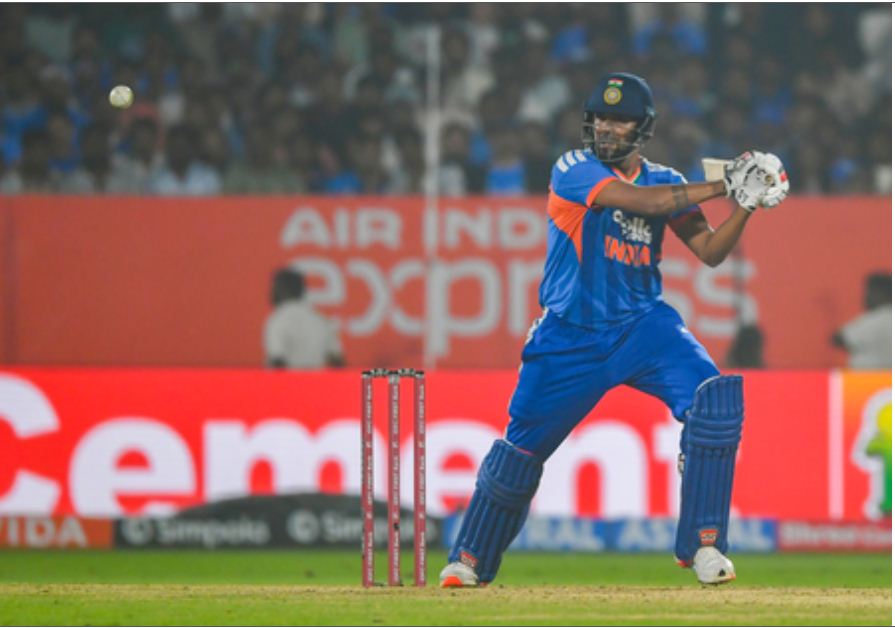 भारतीय गेंदबाज राणा चोट के कारण टी20 विश्व कप से बाहर, सिराज को मिली जगह: बीसीसीआई सूत्र