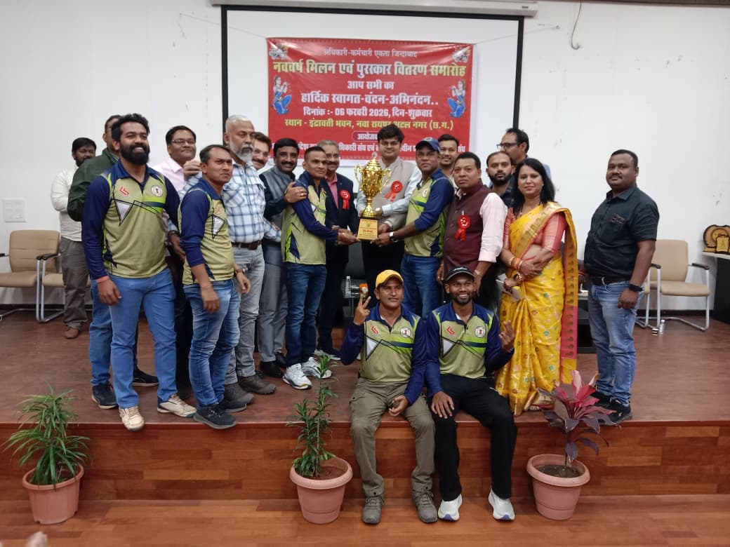 नवा रायपुर प्रीमियर लीग के विजेताओं को भव्य समारोह में सम्मानित किया गया