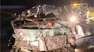 मथुरा में यमुना एक्सप्रेसवे पर ट्रक की चपेट में आने से छह लोगों की मौत