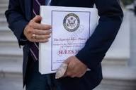 एपस्टीन फाइल: कौन तय करता है कि कौन सी जानकारी जनता के लिए जारी की जाएगी?