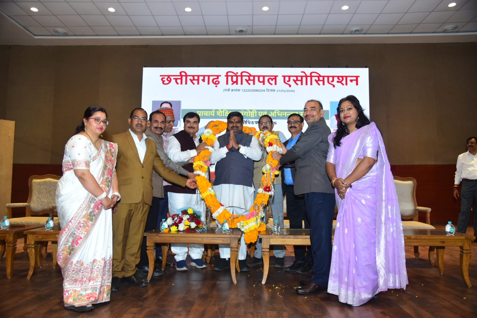 शिक्षकों की मांगों पर समयबद्ध फैसला होगा- गजेन्द्र 