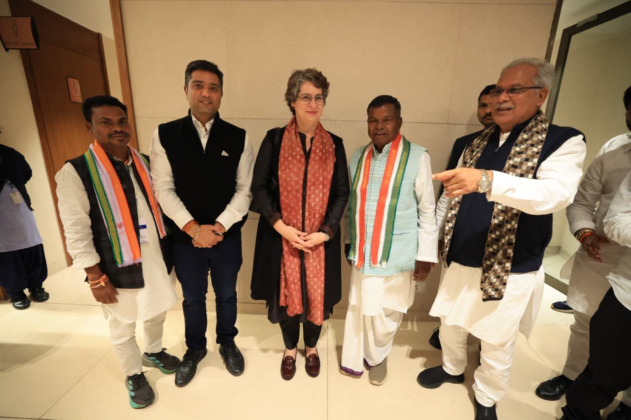 खरगे, और प्रियंका से मिले लखमा