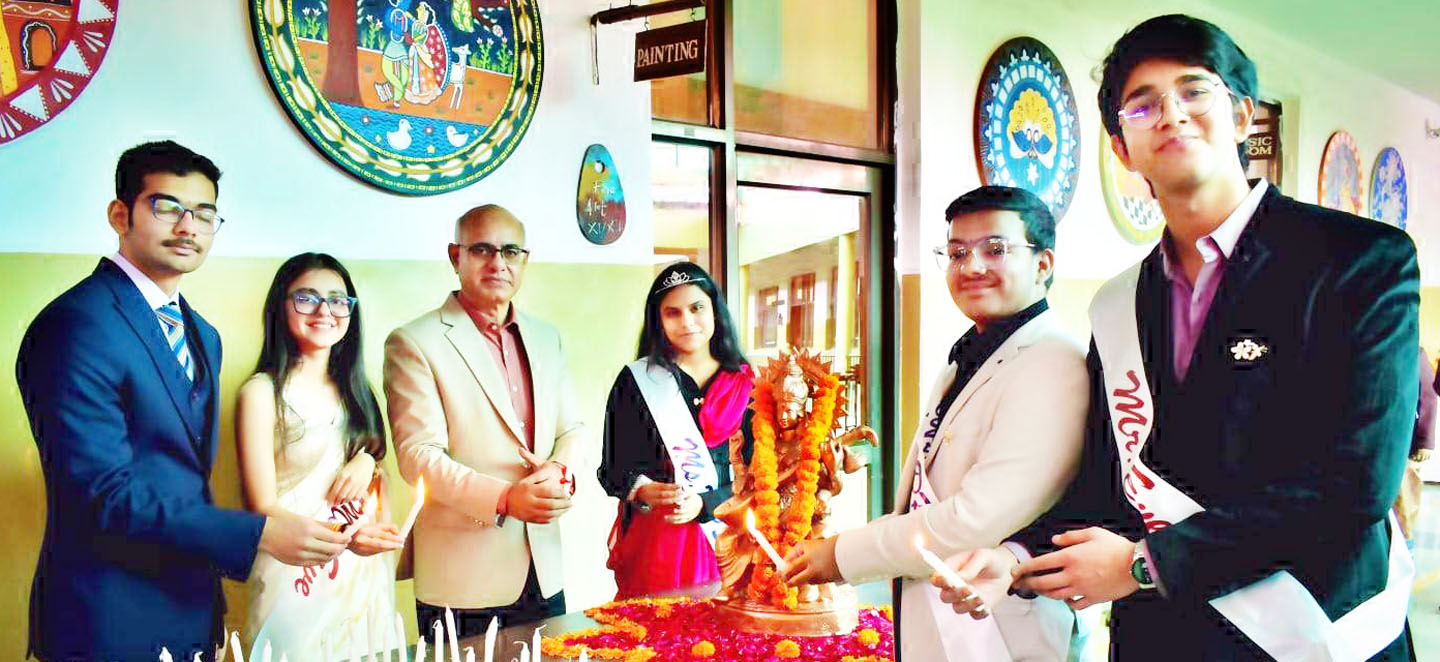 आशीर्वाद और शुभकामनाओं संग 12वीं के बैच को डीपीएस रायपुर ने दी विदाई