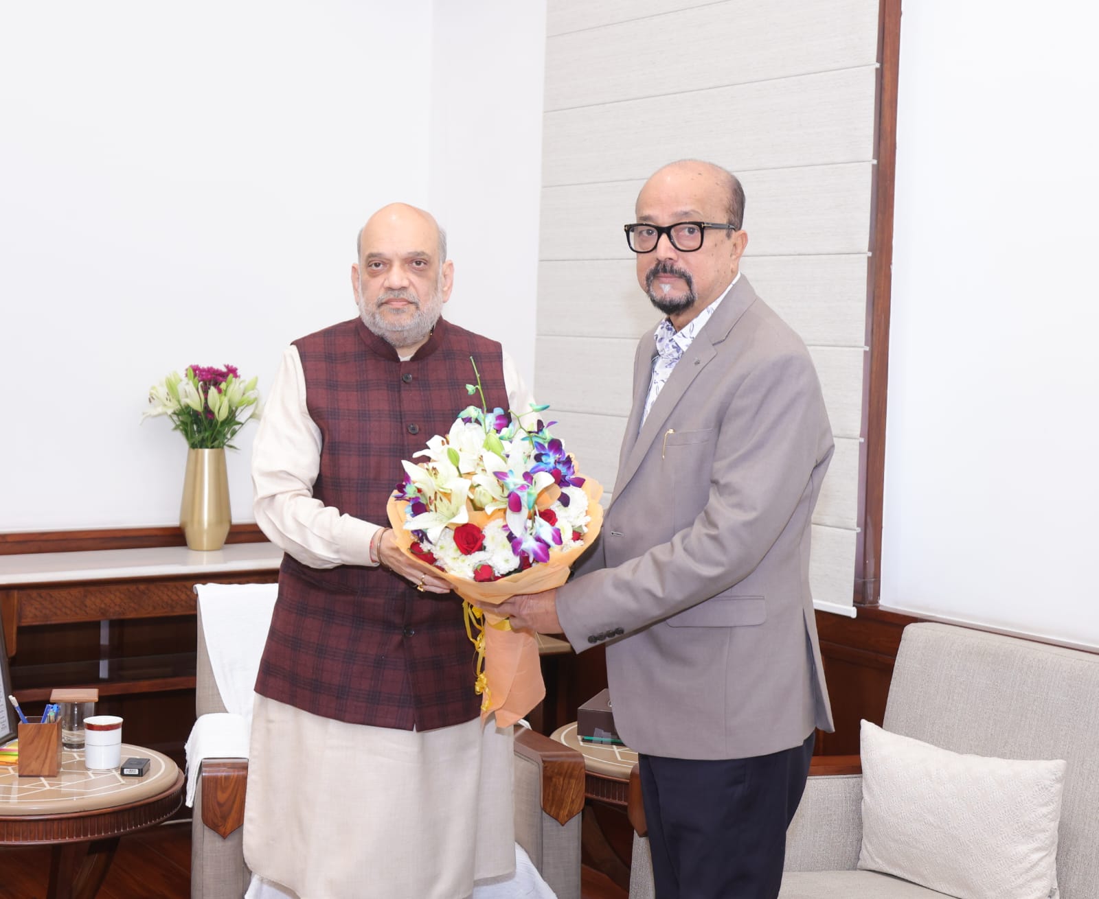 गृहमंत्री से मिले राज्यपाल 