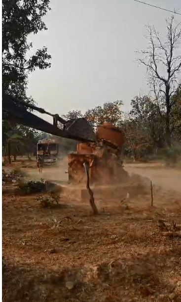  सुकमा के गोगुंडा क्षेत्र में नक्सली स्मारक ध्वस्त