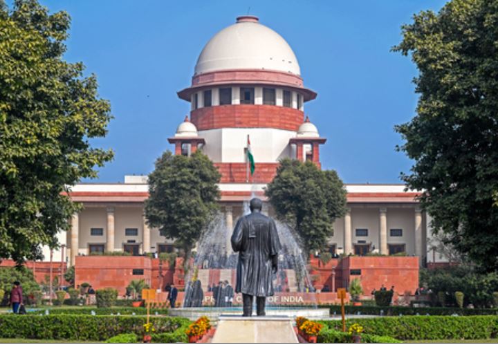 असम सीएम हिमंत बिस्वा सरमा के खिलाफ याचिका पर सुनवाई से सुप्रीम कोर्ट का इनकार 