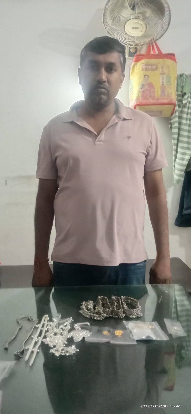 अपने ही घर के जेवर चोरी करने वाला नाबालिग, खरीदार सराफा कारोबारी गिरफ्तार 