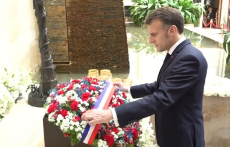 मुंबई में फ्रांस के राष्ट्रपति मैक्रों: 26/11 पीड़ितों को दी श्रद्धांजलि 