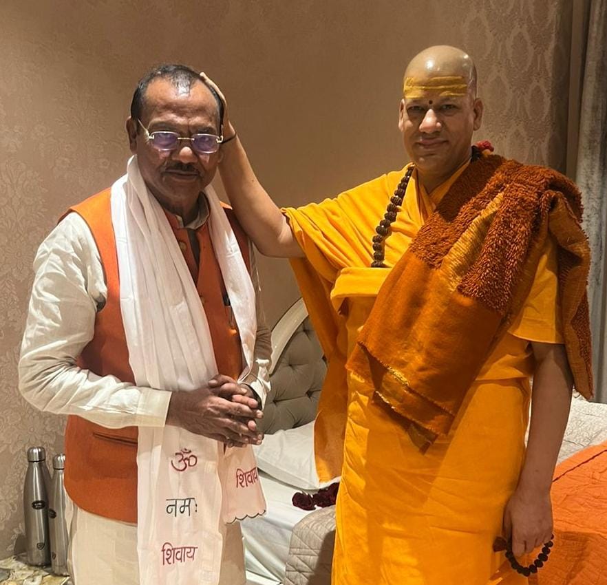 कैलाशानंद महाराज से आशीर्वाद लिया मूंदड़ा ने 