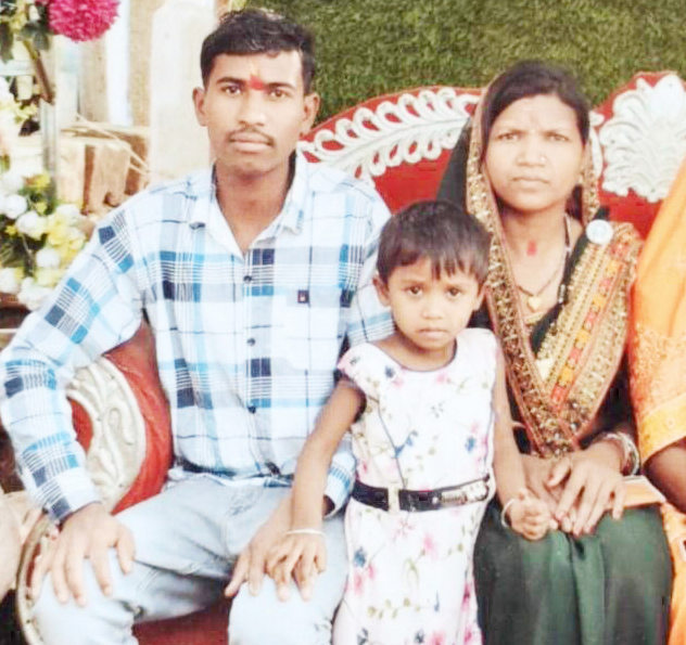 सोते-सोते जहरीली गैस से पति-पत्नी व बेटी की मौत