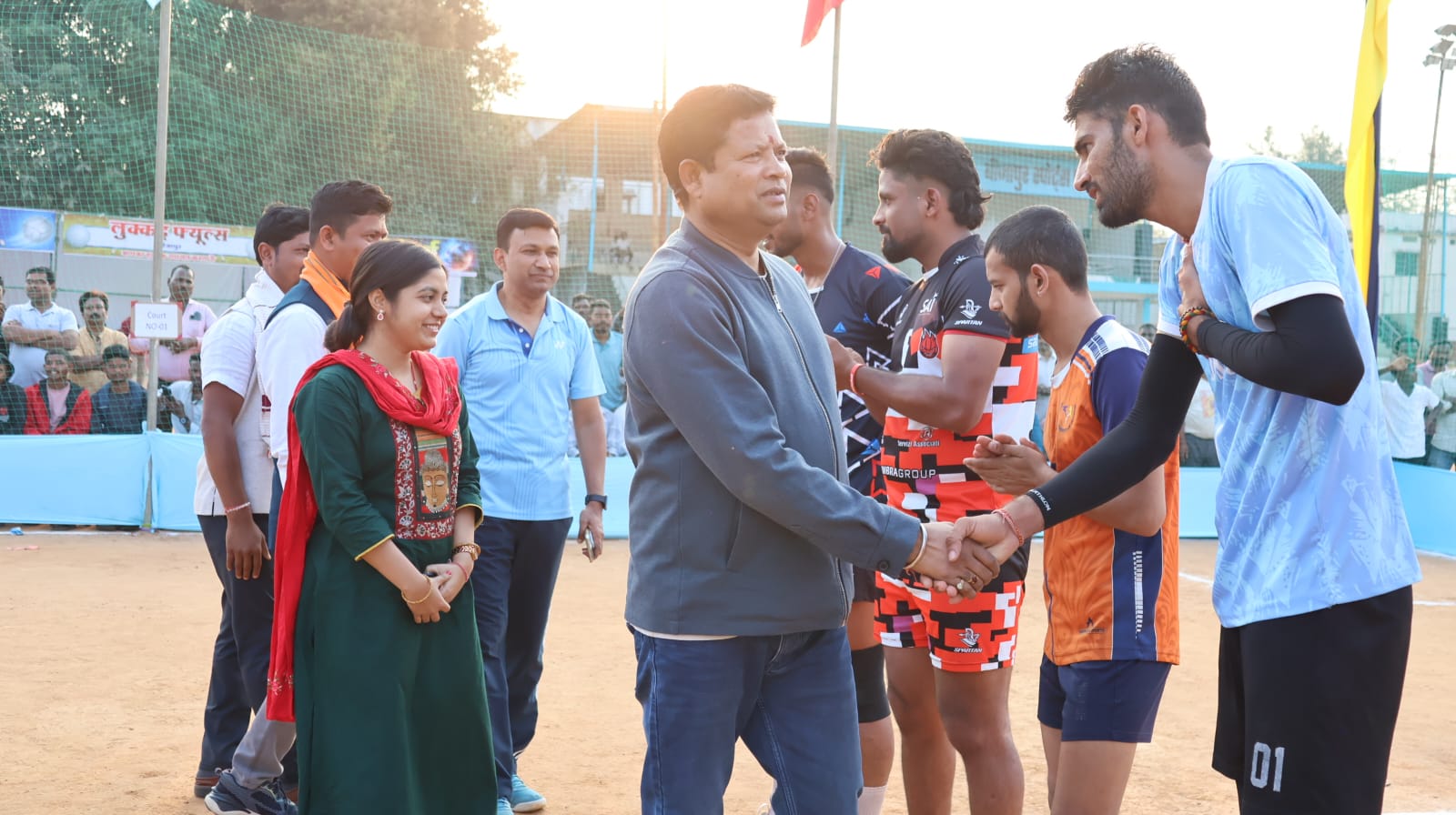 बीजापुर में वॉलीबॉल का महासंग्राम: अखिल भारतीय प्रतियोगिता में देशभर की टीमों की जोरदार टक्कर