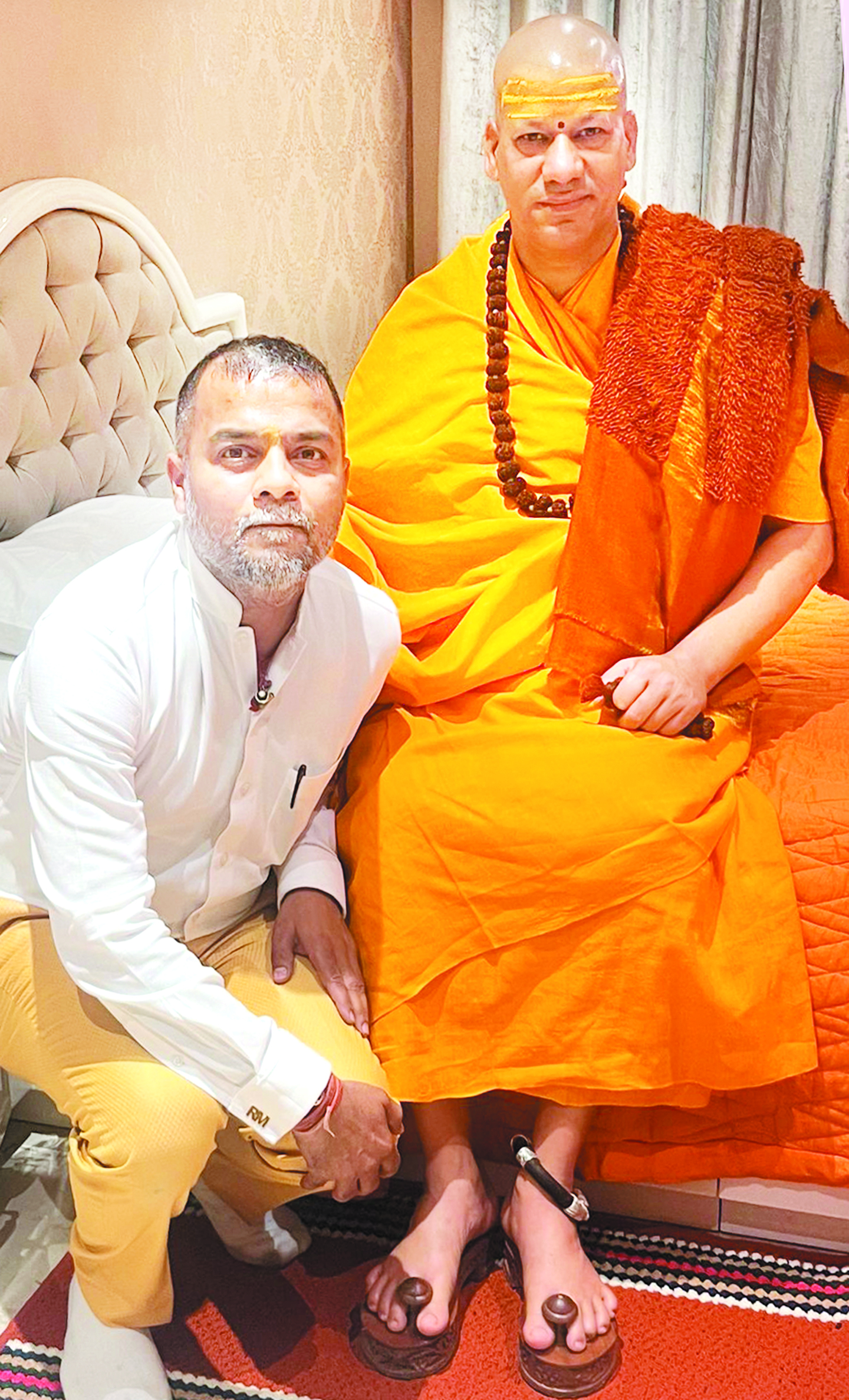 कैलाशानंद गिरी जी महाराज का आशीर्वाद राजीव मूंदड़ा को मिला