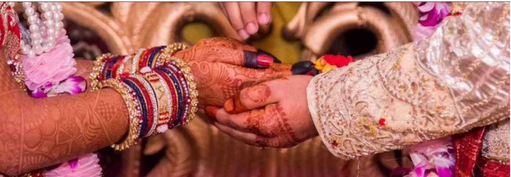 गुजरात : शादी रजिस्टर करवाने के प्रस्तावित नए नियमों को लव मैरिज के लिए क्यों बताया जा रहा है खतरा