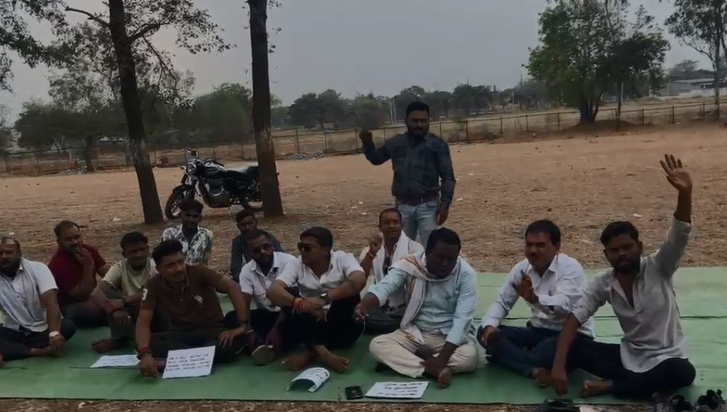 फिल्म सिटी के नाम पर हरियाली की हत्या, विरोध में प्रदर्शन 