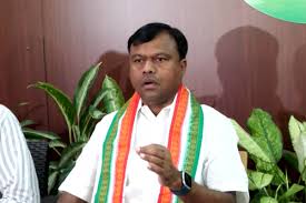 चौधरी हाई स्कूल के बच्चे के समान कल्पनाओं में डूबते नजर आये- बैज 