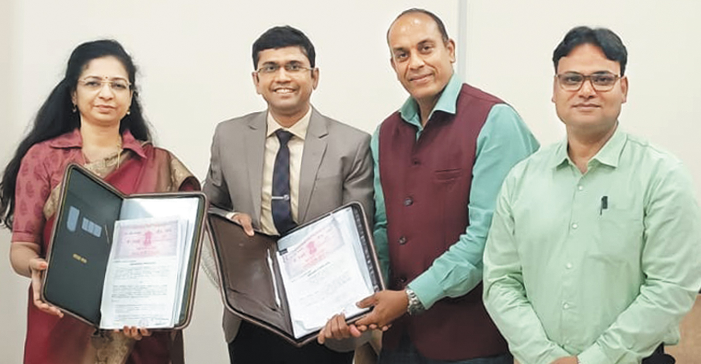 वेतन खाते खोलने के लिए इण्डियन ओवरसीज बैंक और राज्य शासन में समझौता हस्ताक्षरित