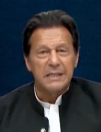 'खतों से रिहाई मिलती तो जेलें खाली हो जातीं.'  इमरान खान पर मोहम्मद हनीफ का ब्लॉग