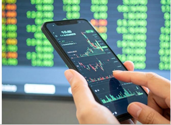 साप्ताहिक कारोबार में सेंसेक्स और निफ्टी करीब 1.5 प्रतिशत गिरे, वैश्विक तनाव से निवेशकों में बढ़ी सतर्कता 