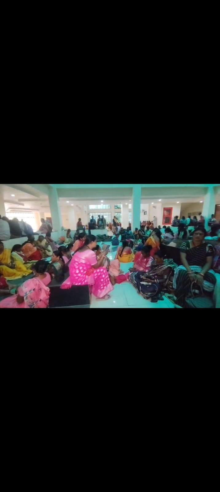 एन‌एच‌एम कर्मी स्वास्थ्य संचालनालय में धरने पर , 5 माह से वेतन नहीं मिला 