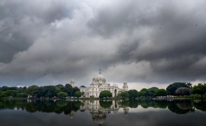 कोलकाता : मौसम विभाग ने लगाया गरज के साथ बारिश का पूर्वानुमान