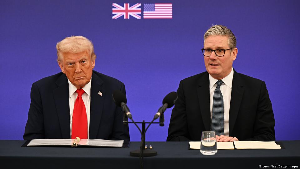 ब्रिटेन-अमेरिका के संबंधों में खटास के बीच स्टार्मर और डॉनल्ड ट्रंप ने की बातचीत