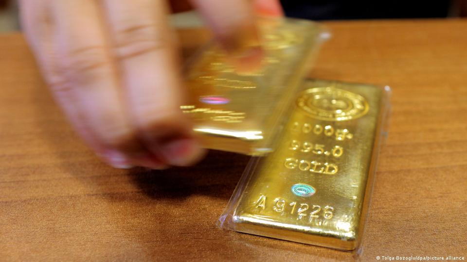 ईरान युद्ध के कारण सोने की कीमत क्यों गोते खा रही है