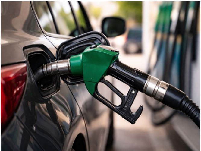 मध्य पूर्व तनाव का असर: निजी ईंधन विक्रेता नायरा एनर्जी ने बढ़ाए पेट्रोल-डीजल के दाम, पेट्रोल 5 रुपए और डीजल 3 रुपए महंगा