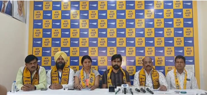 जनगणना, आधी आबादी की अनदेखी सरकार का तानाशाही रवैय्या -आप