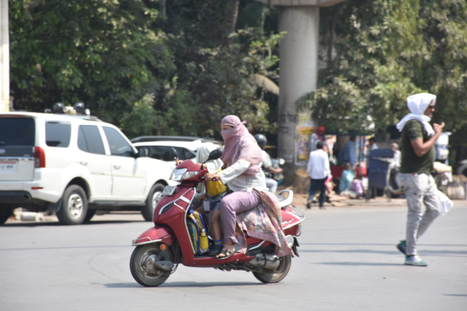 लू - शहर में जगह-जगह ठंडे पानी के फव्वारे वाले कूलिंग शेल्टर खुलेंगे