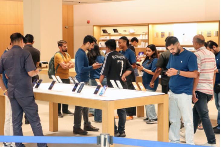 टिम कुक के बाद जॉन टर्नस के नेतृत्व में एप्पल की भारत में ग्रोथ की रफ्तार और तेज होने की उम्मीद 