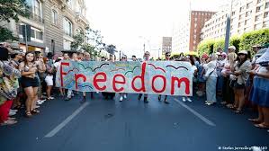 यूरोपीय अदालत ने खारिज किया हंगरी का LGBTQ विरोधी कानून