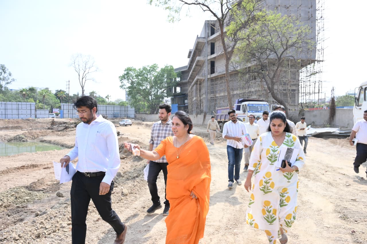  टेक्नीकल टावर के निर्माण की धीमी गति से नाराज़ हुईं मीनल 