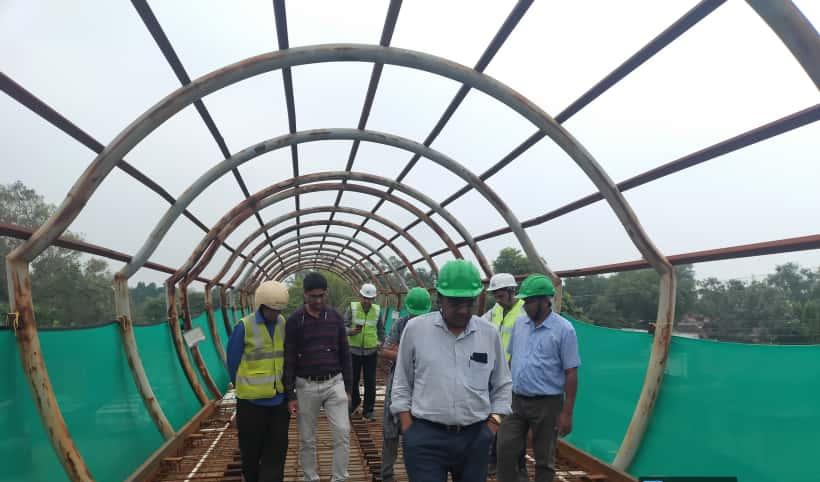 रायपुर स्काईवॉक ब्रिज का शेष निर्माण तेजी से जारी 