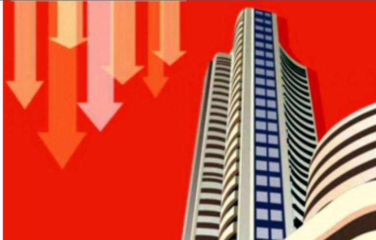 सेंसेक्स 77,000 के नीचे फिसला; आईटी सेक्टर, महंगा कच्चा तेल जैसे कारणों से तीन सत्रों से लगातार हो रही बिकवाली 