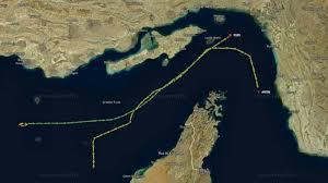 अमेरिकी प्रतिबंध झेल रहे दो जहाज़ स्ट्रेट ऑफ़ होर्मुज़ क्रॉस कर रहे, अमेरिकी नाकेबंदी तोड़ पाएंगे?