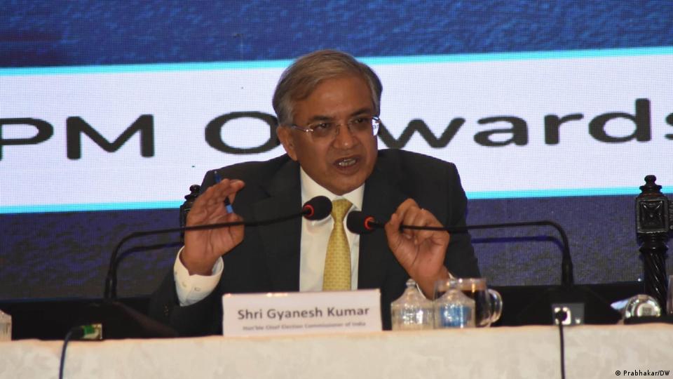 73 विपक्षी सांसदों ने मुख्य चुनाव आयुक्त ज्ञानेश कुमार को हटाने के लिए नोटिस सौंपा